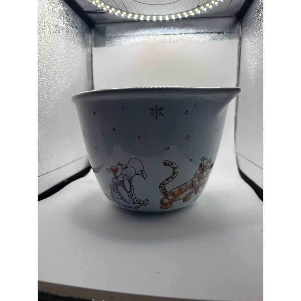 Disney Christmas WINNIE THE POOH Kitchen Mixing Bowl 9 CUPS / 72 OUNCE